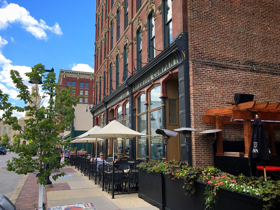 Restaurant on Court Avenue