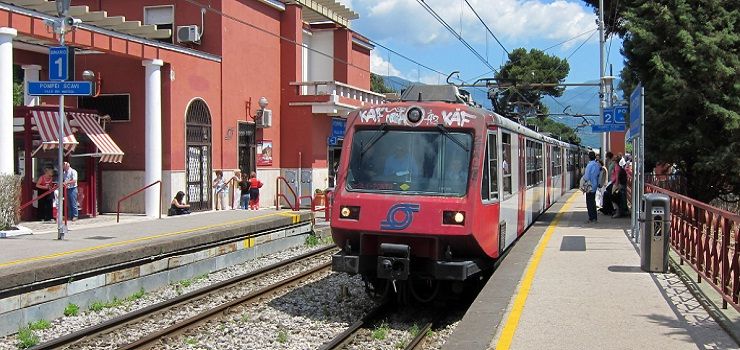 La Circumvesuviana train