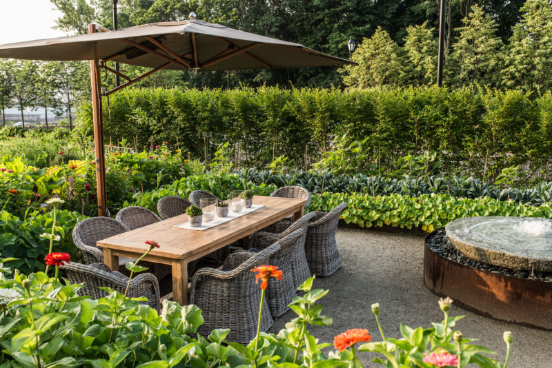 Artisan Restaurant, Tavern and Garden