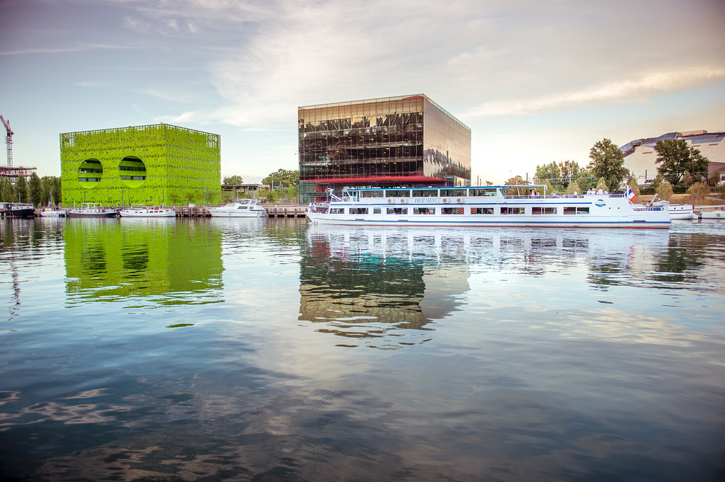 Lyon City Boat