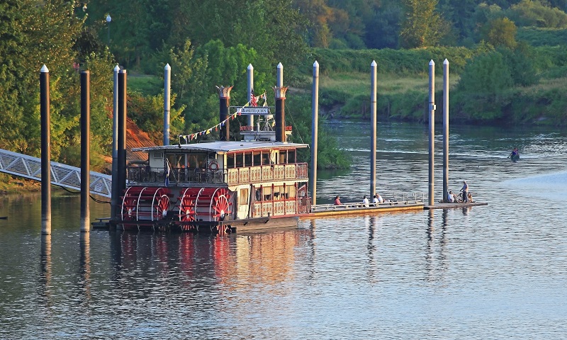 Willamette Queen Sternwheeler