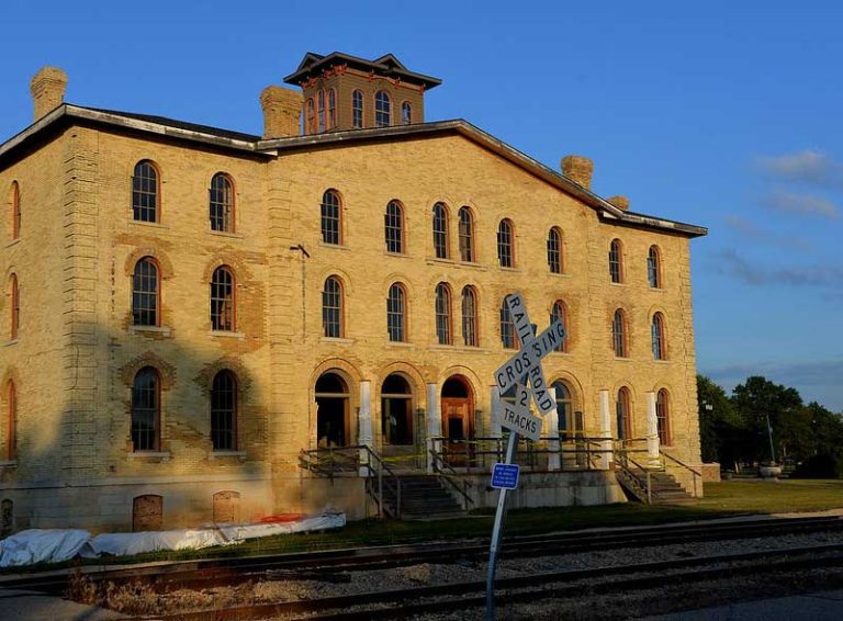 25 Best & Fun things to Do in Prairie du Chien (WI) The Tourist Checklist