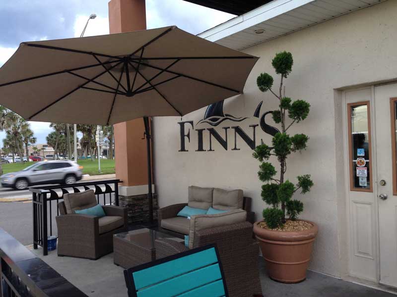 Finn's Beachside Pub