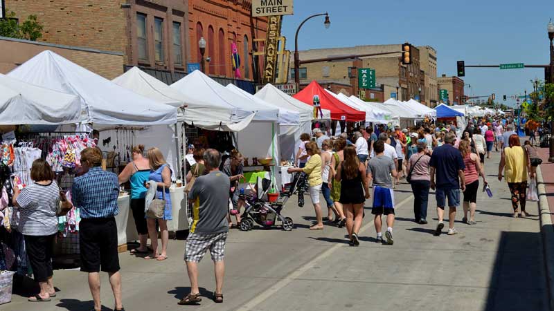 Street Faire at the Lakes