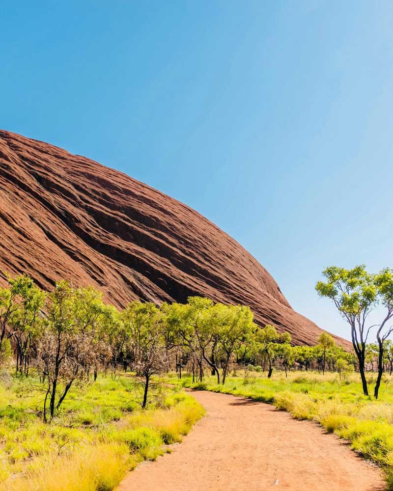 Beautiful scence at Uluru with Discovery Nomads