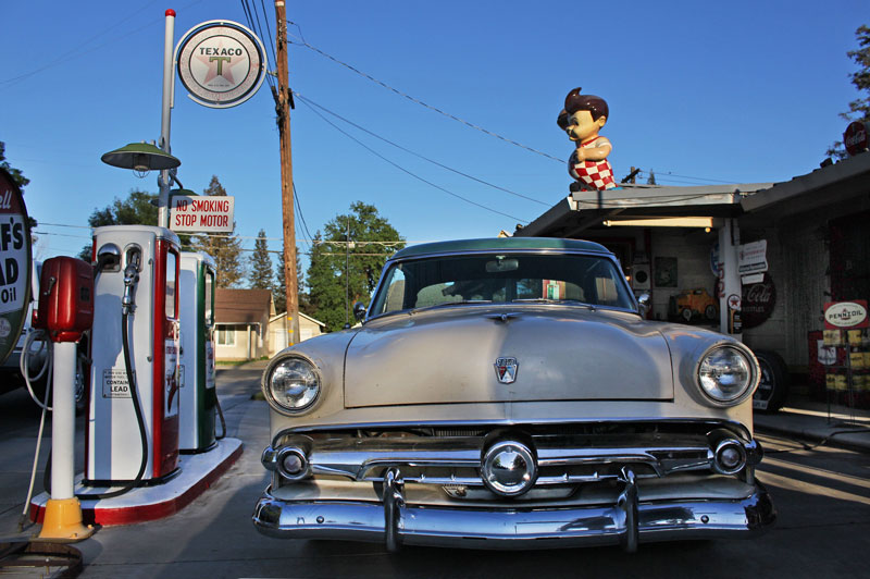 Reiff's Antique Gas Station Automotive Museum