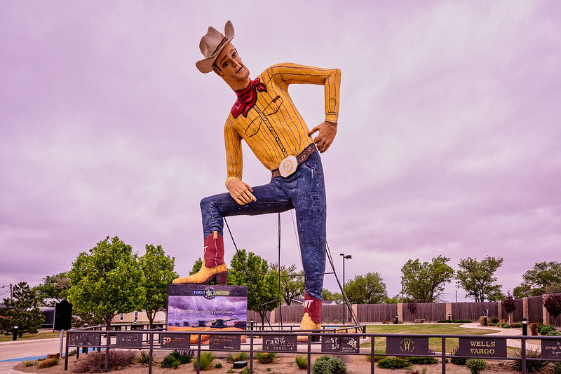 Tex Randall Statue