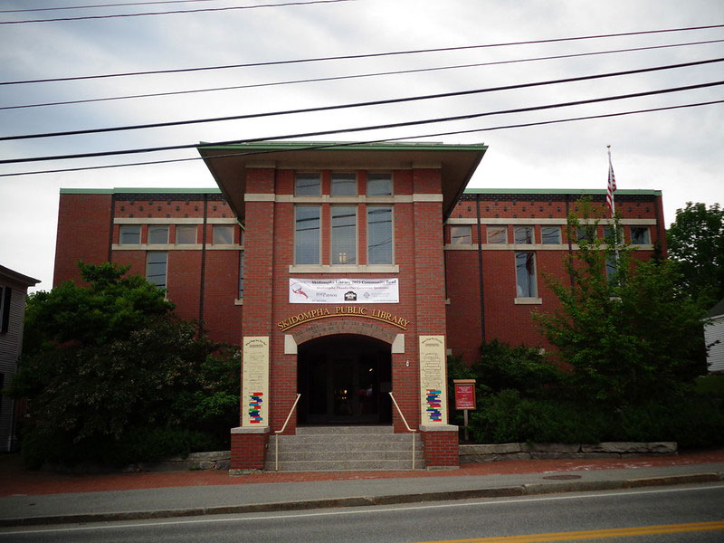 Skidompha Public Library