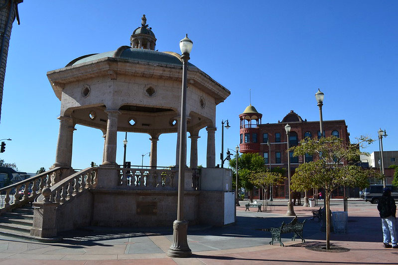 Mariachi Plaza